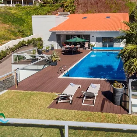 Ourmadeira - Sol E Mar, Spacious Villa Caniço