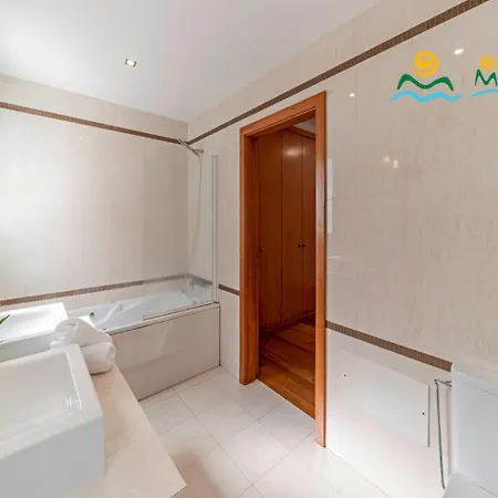 Villa Ourmadeira - Sol E Mar, Spacious Caniço
